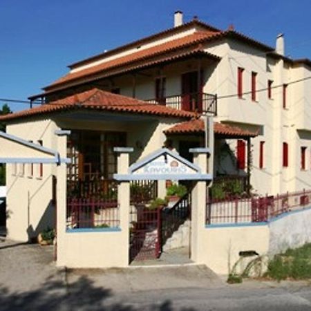 Hotel Kavouris Skopelos Town Exterior photo
